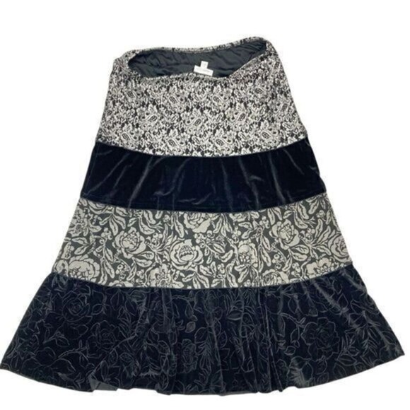 Coldwater Creek Whimsigoth Maxi Skirt Large Black Velvet Floral Tiered Pull‎ On - Picture 4 of 9